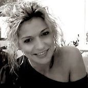 Michelle Stanford Photo 36