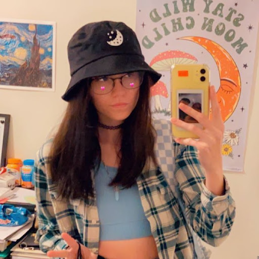 Lily Thompson Photo 22