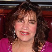 Karen Weiss Photo 24