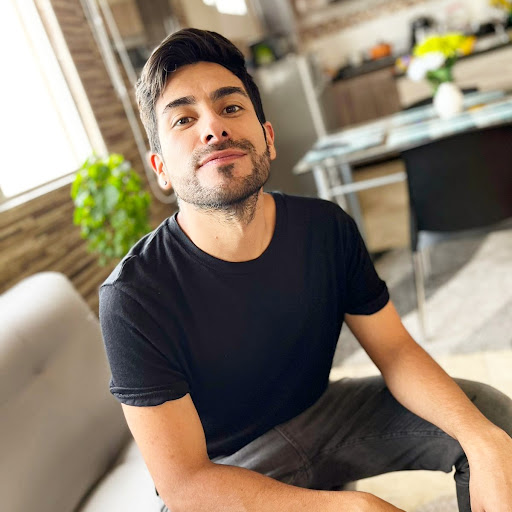 Julian Fuentes Photo 16