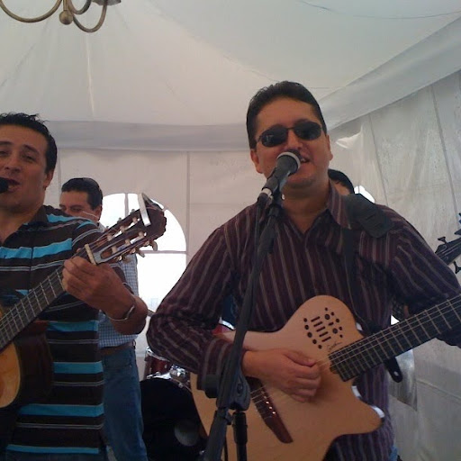 Eduardo Saenz Photo 31