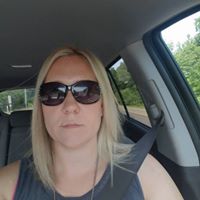 Stephanie Moyer Photo 9