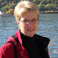 Julie Moriarty Photo 10