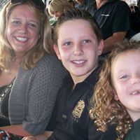 Emma Barnes Photo 22