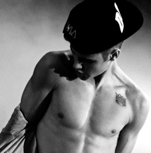 Emily Peake Photo 12