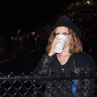 Alexa Luttrell Photo 2