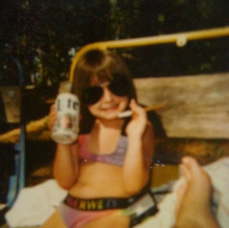 Stephanie Hutchinson Photo 15