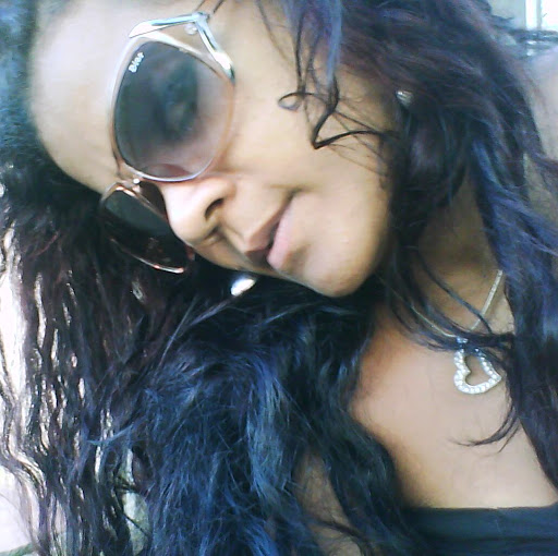 Linda Fernandez Photo 45