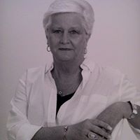 Elizabeth Spain Photo 19