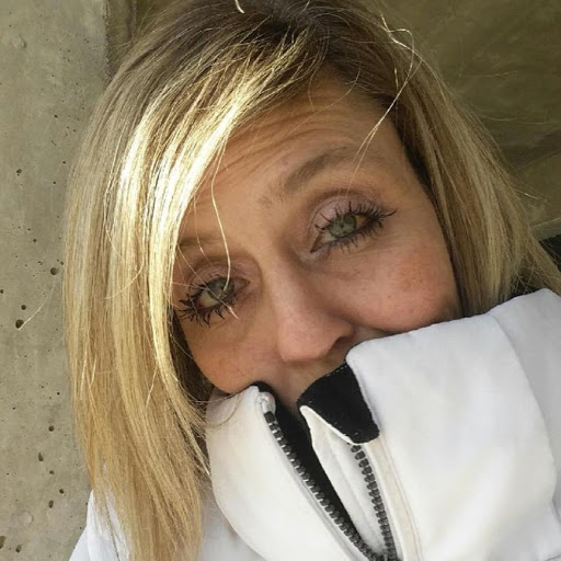 Julie Cannon Photo 28