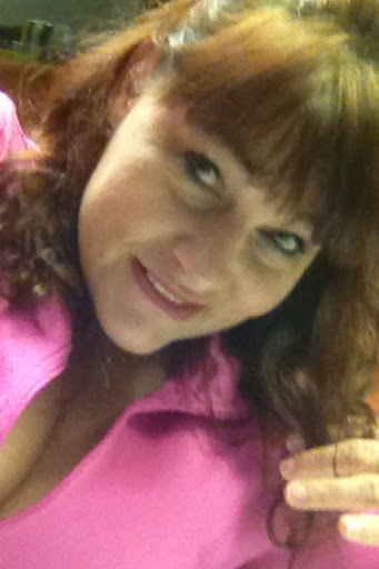 Michelle Dennis Photo 17