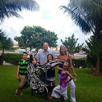 Laura Upton Photo 16