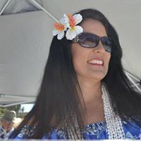 Julie Gray Photo 17