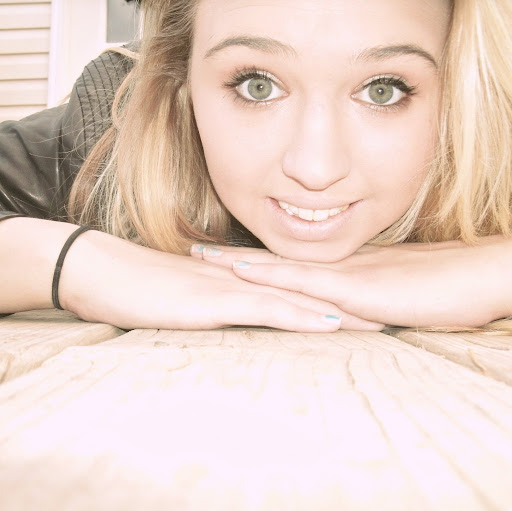 Samantha Boyd Photo 16