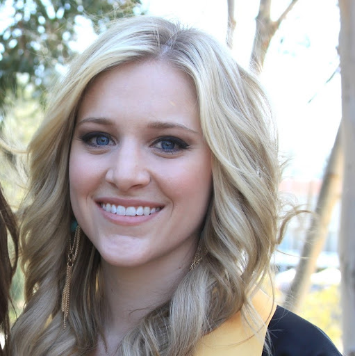 Danielle Cox Photo 49