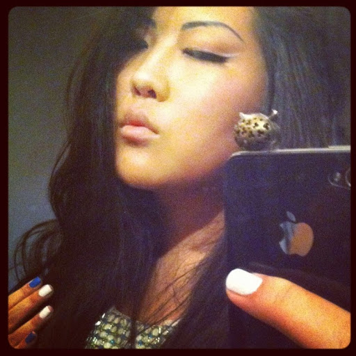 Julia Khan Photo 4