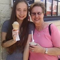 Sandra Cheek Photo 7