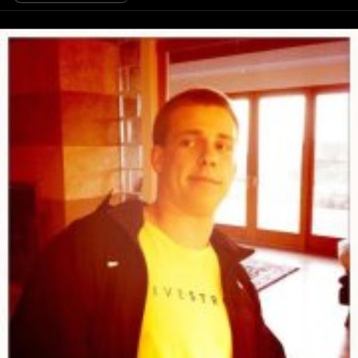 Jerry Young Photo 24