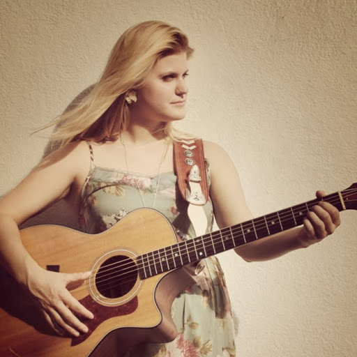Sarah Poole Photo 13