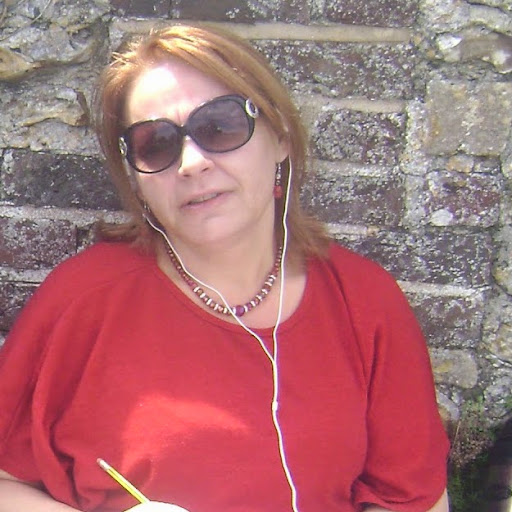 Julie Carrington Photo 6