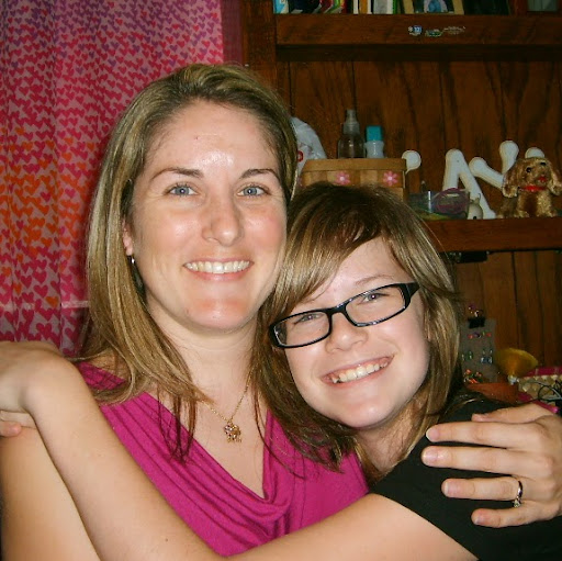Katie Leslie Photo 23