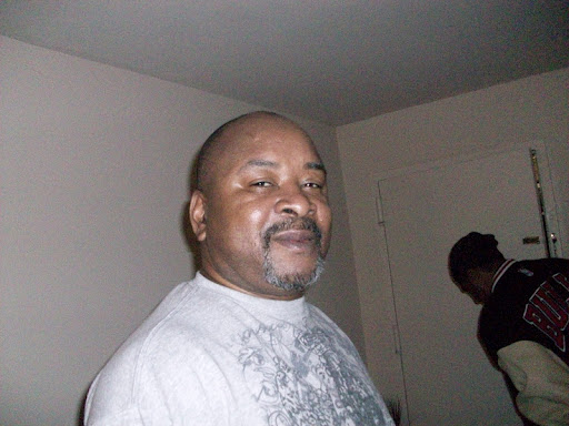 Lester Sutton Photo 15