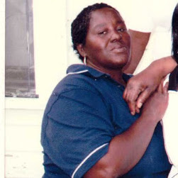 Essie Brown Photo 15