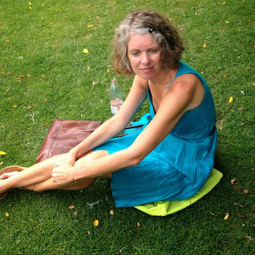 Julie Davenport Photo 30