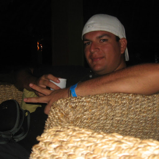 Rene Rivas Photo 19