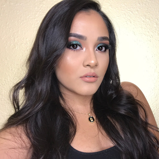 Brenda Flores Photo 10