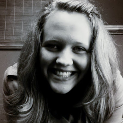 Stephanie Houser Photo 12