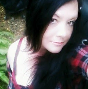 Dee Sullivan Photo 13