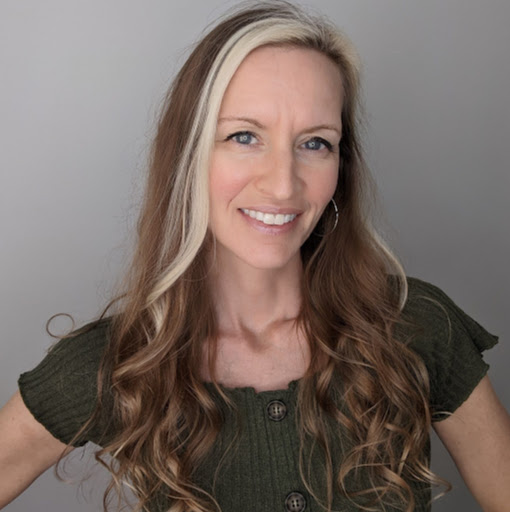 Elizabeth Bigger Photo 11