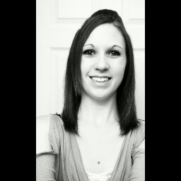 Kristin Hebert Photo 17