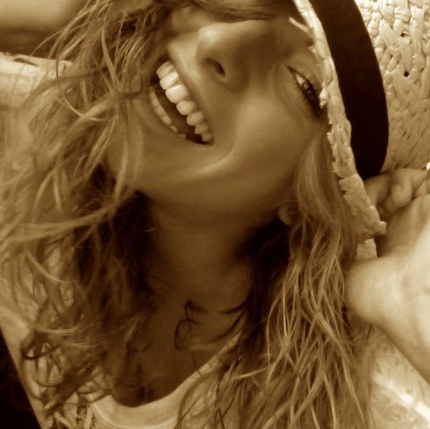 Jessica Small Photo 13