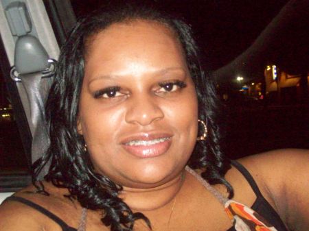 Nikki Collins Photo 23