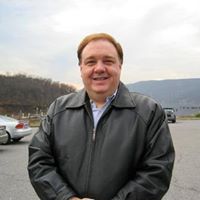 Tom Stevens Photo 28