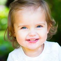 Nichole Robertson Photo 15