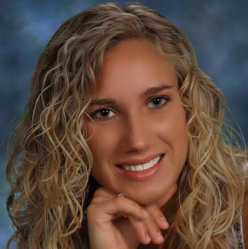 Alicia Miller Photo 28