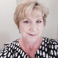 Louise Myers Photo 17
