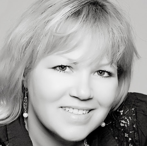 Robin Martin Photo 18 Robin Martin Photo 18