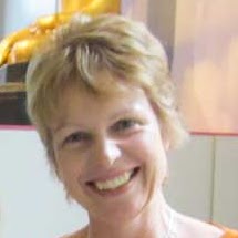 Julia Gillen Photo 10