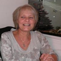 Christine Ayres Photo 8