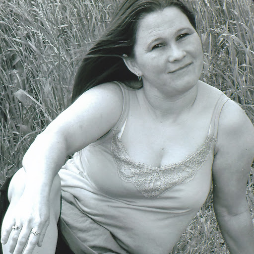 Samantha Griffin Photo 7