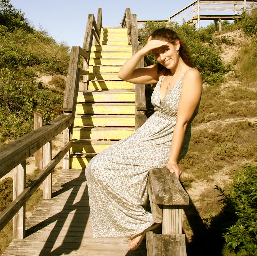 Julia Lawson Photo 36