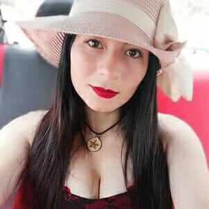 Andrea Reyes Photo 8