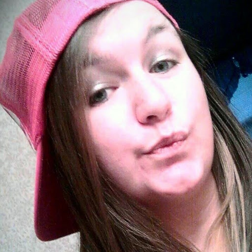 Kelly Layne Photo 17