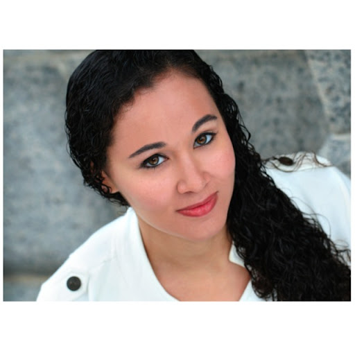 Laura Harmon Photo 36