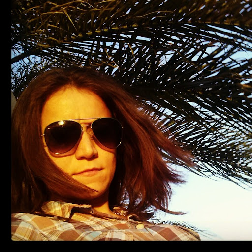 Elizabeth Sandoval Photo 6