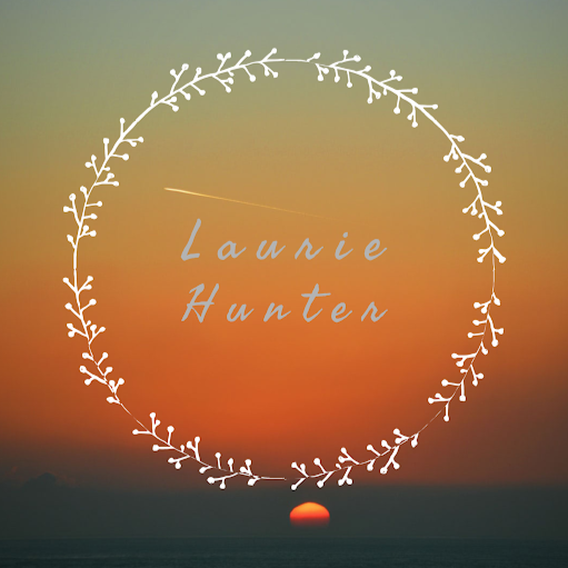 Laurie Hunter Photo 29